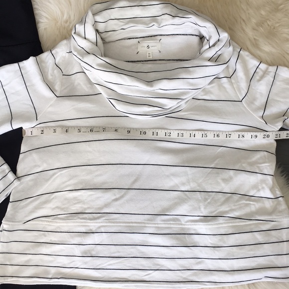 Lou & Grey Buttery Soft Mixed Stripe Cowl Neck Pullover, size Medium 🖤 - Picture 10 of 13